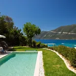Pnoes Lefkada Villa *