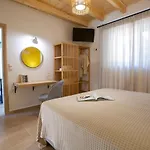 Pnoes Lefkada Villa *
