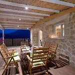 Pnoes Lefkada