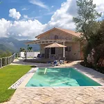 Villa Pnoes Lefkada *