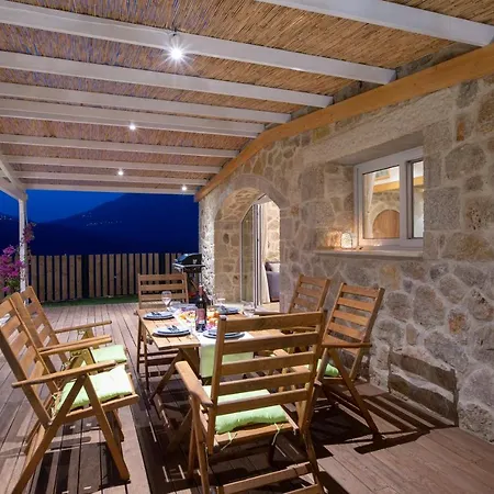 Pnoes Lefkada