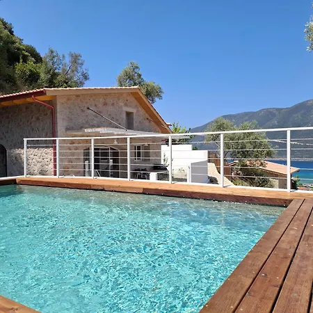 Pnoes Lefkada Vila *
