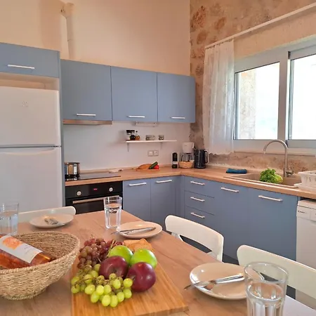 Pnoes Lefkada Vila *