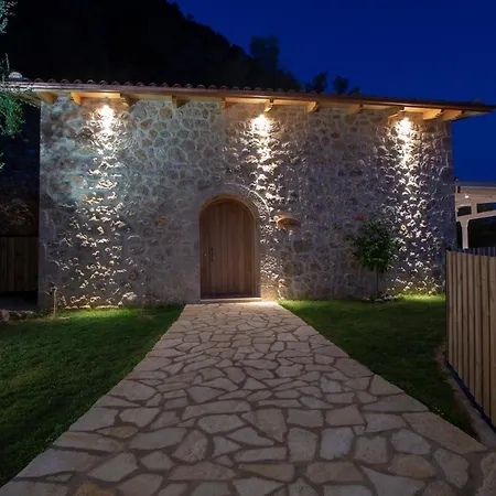 Pnoes Lefkada 别墅 *