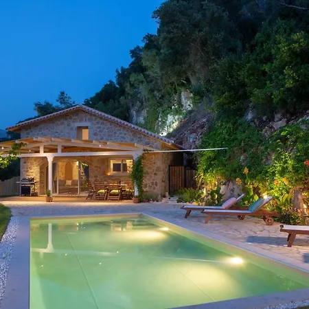 Villa Pnoes Lefkada