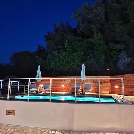 Pnoes Lefkada 别墅