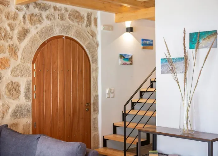 Pnoes Lefkada Villa
