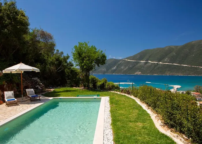 Pnoes Lefkada Villa *
