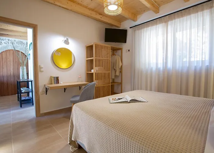 Pnoes Lefkada Villa *