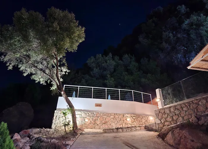 Pnoes Lefkada *