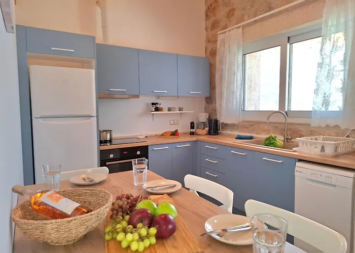 Pnoes Lefkada Villa *