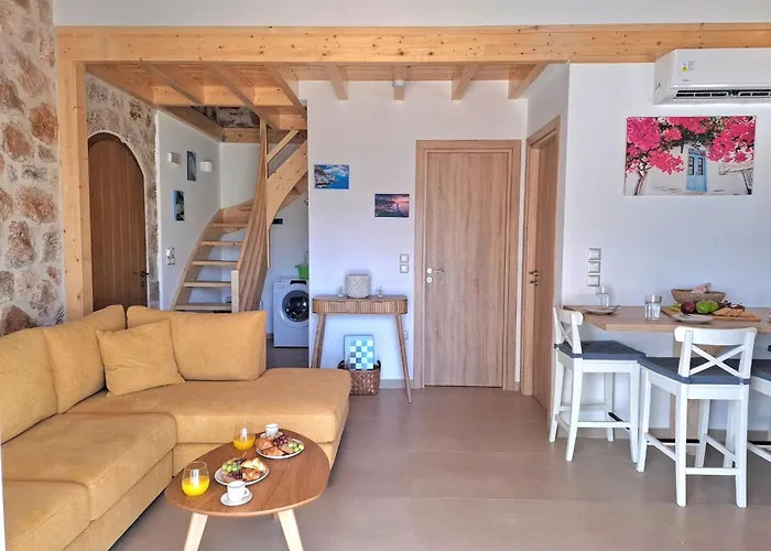 Pnoes Lefkada Villa *
