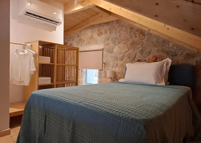 Pnoes Lefkada *